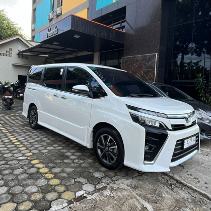 Toyota Voxy Captain